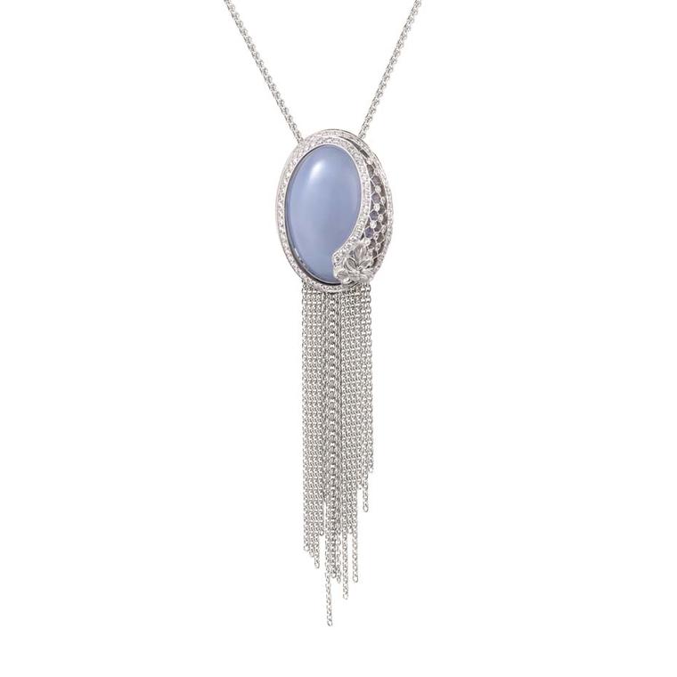 Carrera y Carrera Sierpes maxi necklace in white gold, chalcedony and diamonds.