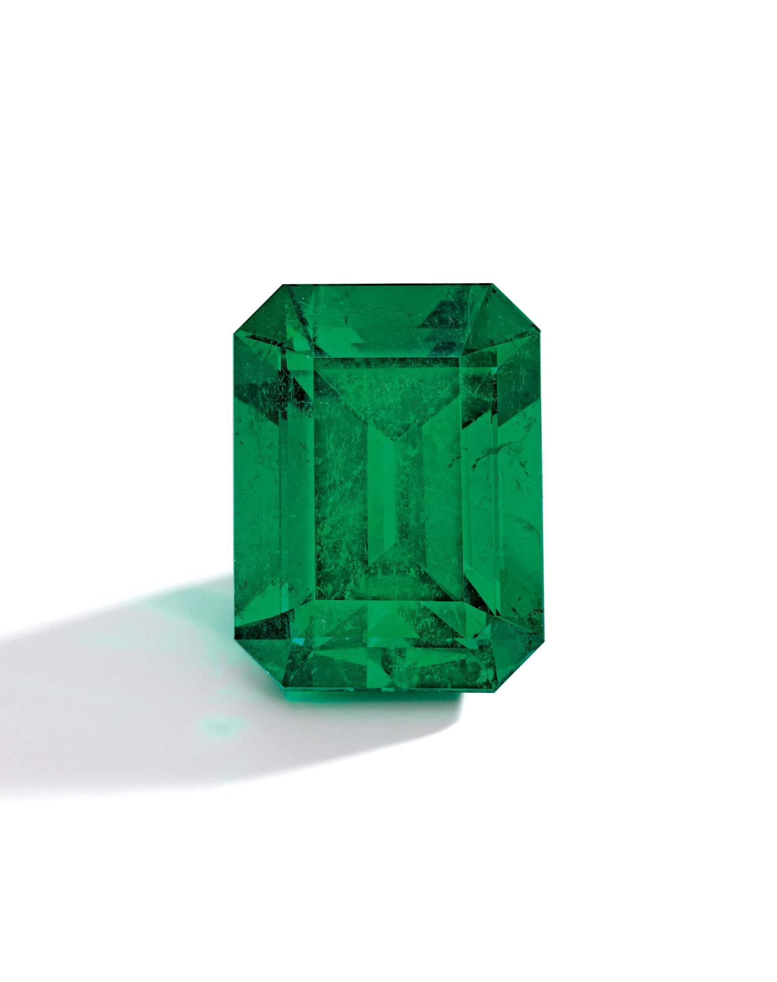 A 35.72ct step-cut Colombian emerald ring from the famous Muzo mine, which features an unusually rich and even blue-green colour and exceptional clarity, sold for US$4,345,361 (estimate: US$4-4.6 million).