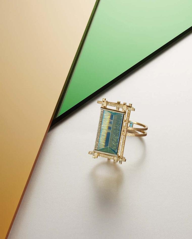 Shimmel & Madden Shimell & Madden mirror-cut aquamarine ring in gold.-cut aquamarine ring in gold.