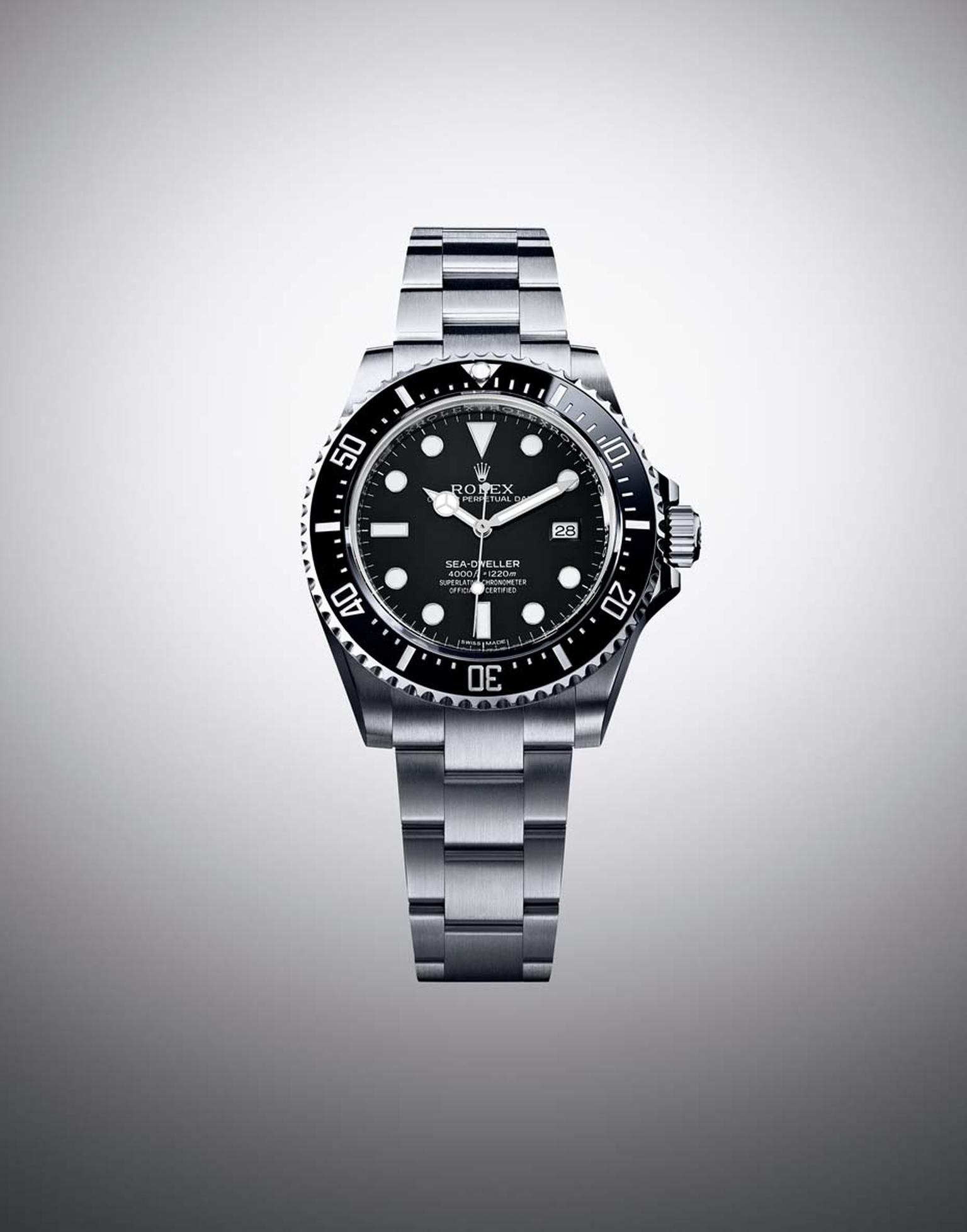 The Rolex Oyster Perpetual Sea-Dweller 4000 watch is a contemporary version of the legendary 1967 Sea-Dweller. This 40mm professional diver’s watch can fathom depths of 1,200m. Fitted with Rolex calibre 3135, the self-winding mechanical movement is, like 