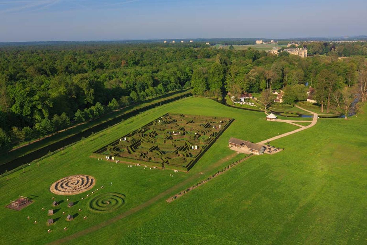 ChantillyExternalshots002.jpg