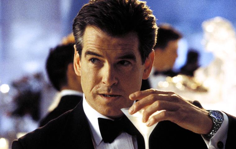 Pierce Brosnan as 007 in Die Another Day, wearing the Omega Seamaster Professional 300m quartz watch.