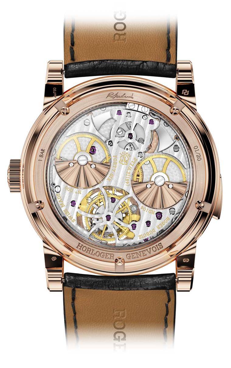 Keeping all the functions at optimum levels is the distinctive Roger Dubuis double micro-rotor – with guilloché decoration in pink gold – visible through the sapphire crystal caseback.