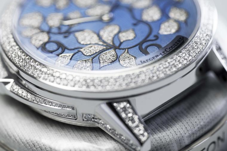 Renowned for its snow-setting technique, artisans at Jaeger-LeCoultre have covered the bezel, the ivy leaves on the dial, the push piece, the lugs and the sides of the white gold case and crown on the Jaeger-LeCoultre Rendez-Vous Ivy Minute Repeater watch