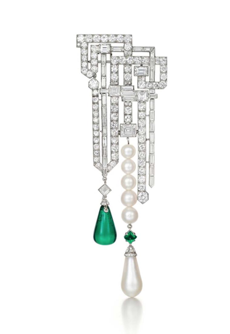 Siegelson's Van Cleef & Arpels diamond, emerald and pearl brooch dating from 1926.