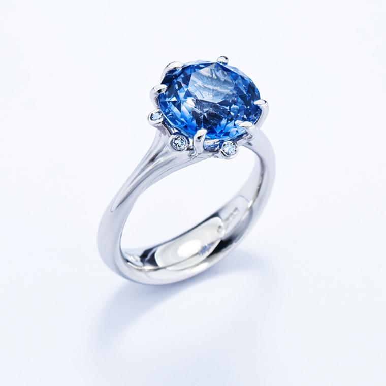 Jon Dibben Meadow sapphire engagement ring in platinum.