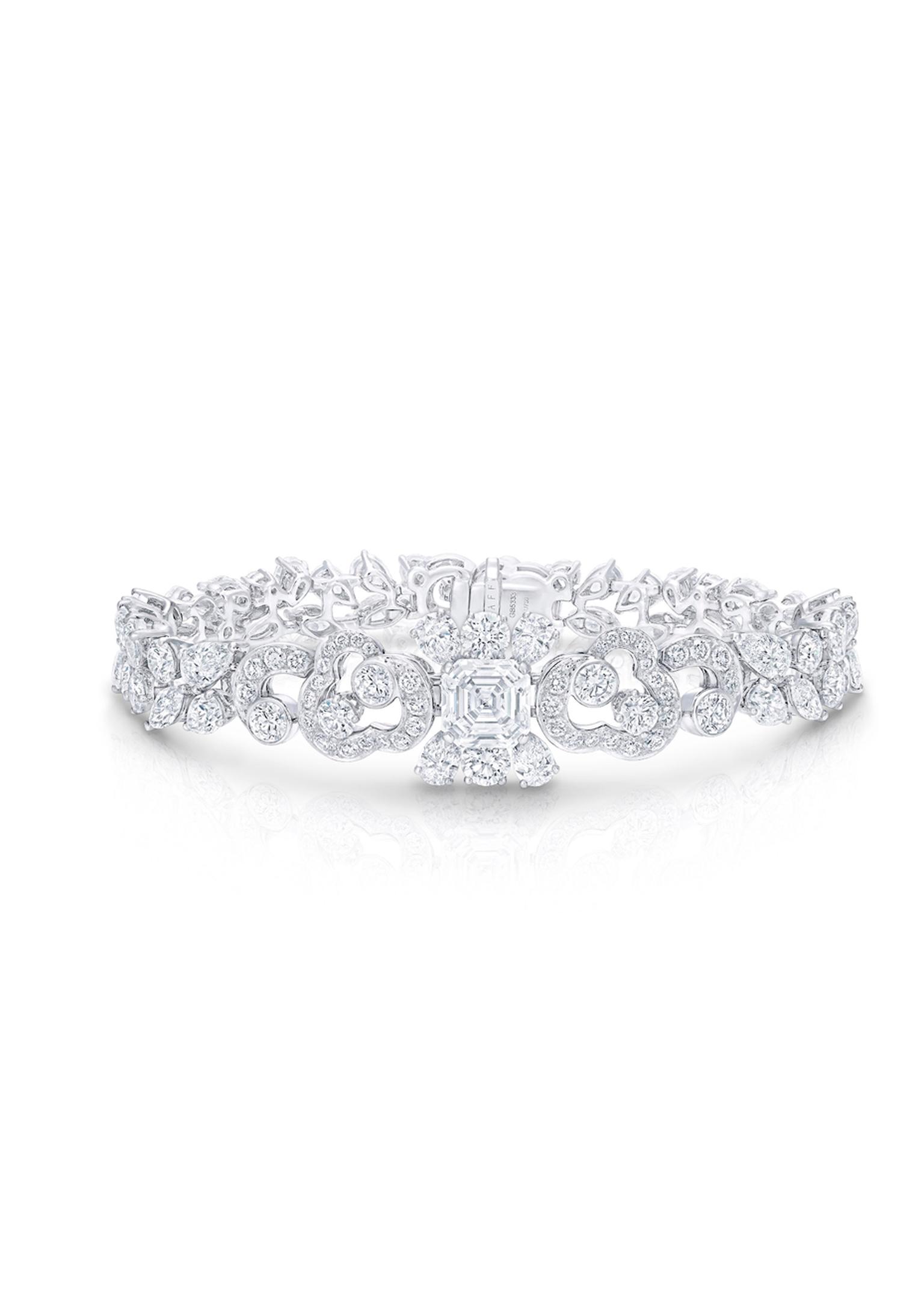 Graff Nuage collection diamond bracelet.