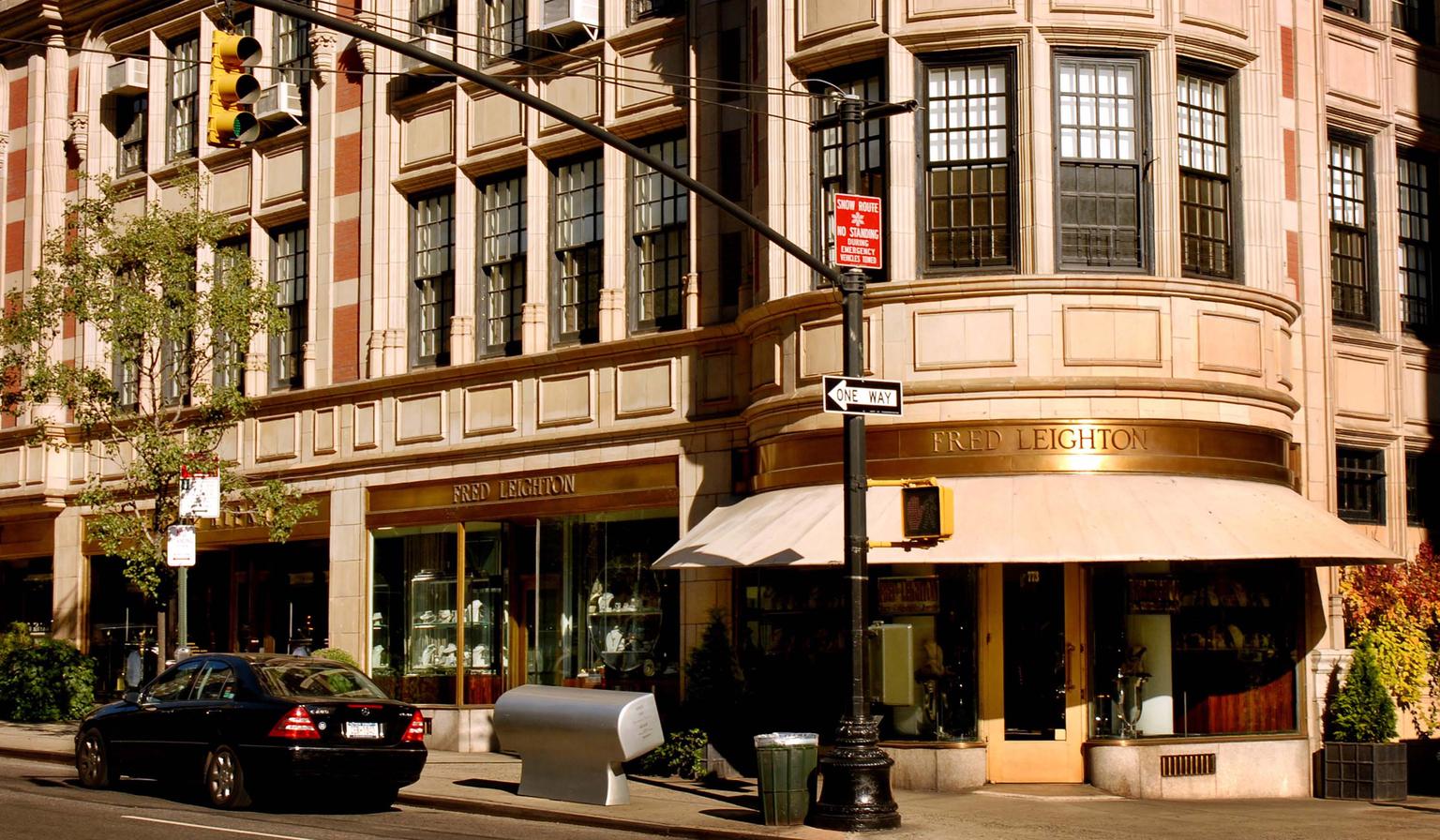 The largest emporium of antique and estate jewelry in New York is Fred Leighton, which started out in Manhattan's Greenwich Village before moving uptown to Madison Avenue in 1984.