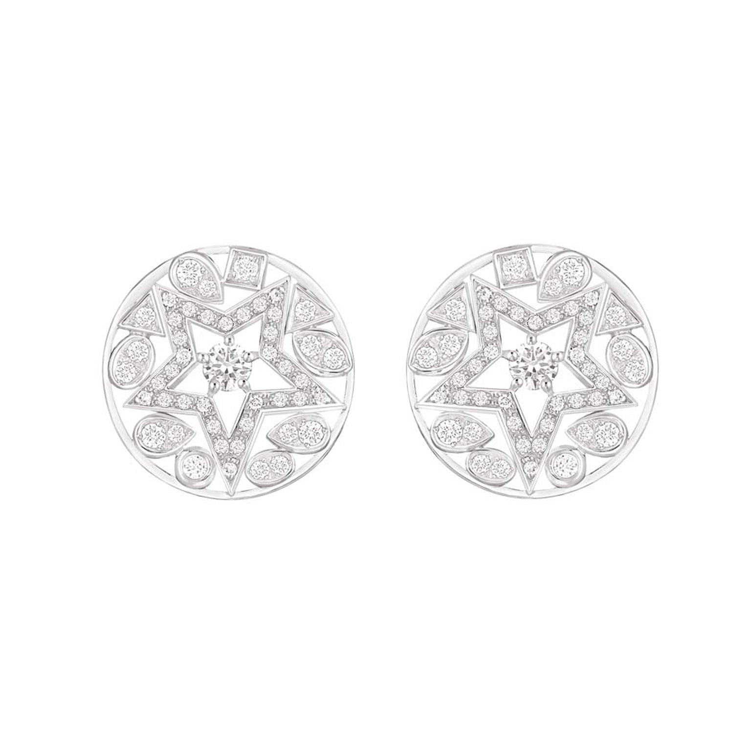 Chanel Étoile Filante earrings in white gold with 93 brilliant-cut diamonds, from the Comete collection.