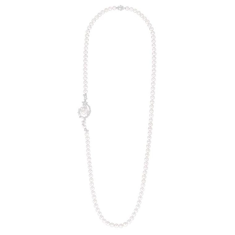 Chanel Voie Lactée necklace in white gold set with 193 brilliant-cut diamonds and 89 cultured pearls, from the Comete collection.