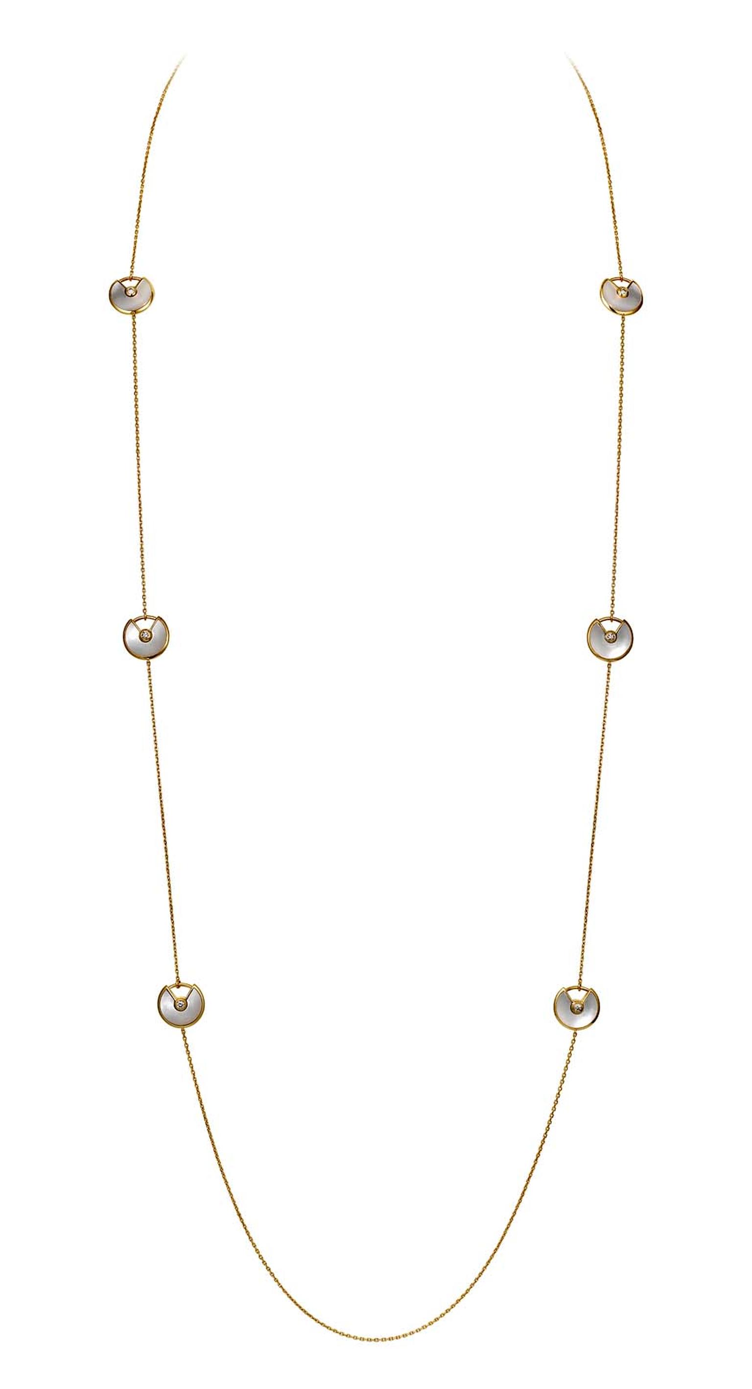The Cartier Amulette de Cartier collection sautoir necklace is a true multi-purpose jewel.