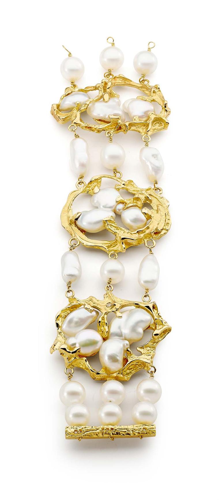 Linneys bracelet in white and yellow gold with Australian South Sea pearls and diamonds.