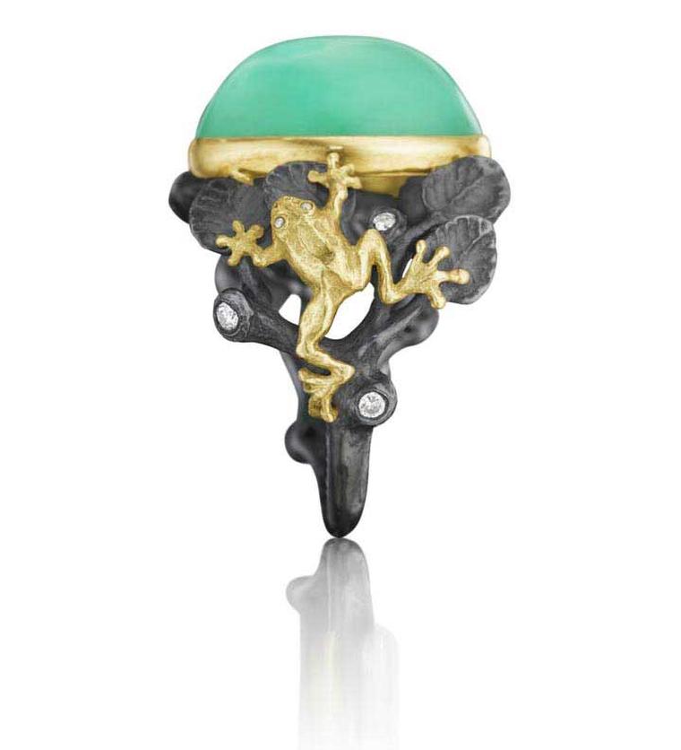 Anthony Lent Treefrog ring in yellow gold and oxidised sterling silver, set with a chrysoprase cabochon and diamonds.