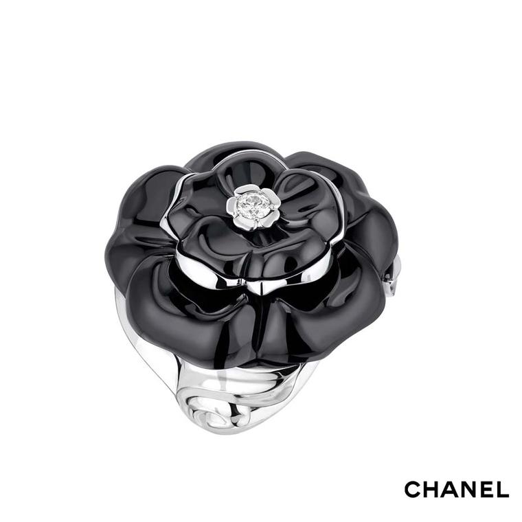 Chanel Camélia Galbé large black ceramic ring in white gold with a central brilliant-cut diamond