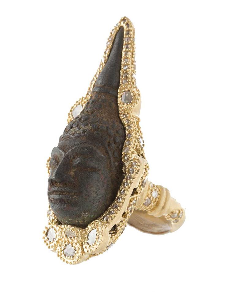 Coomi ring in gold with rose-cut diamonds, set with an antique bronze Buddha head dating from the 15th century.