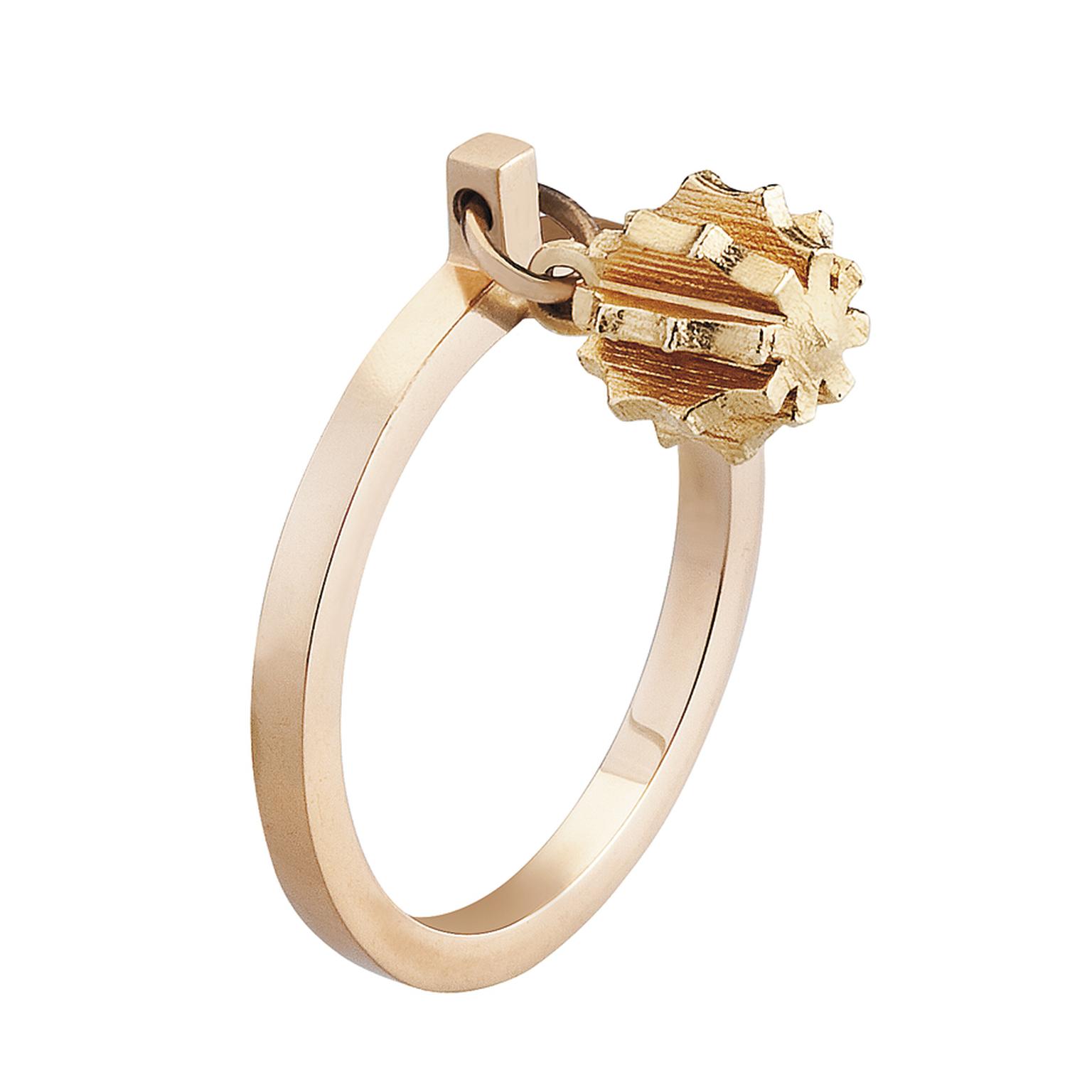 Mimata Revolving Star yellow gold ring.