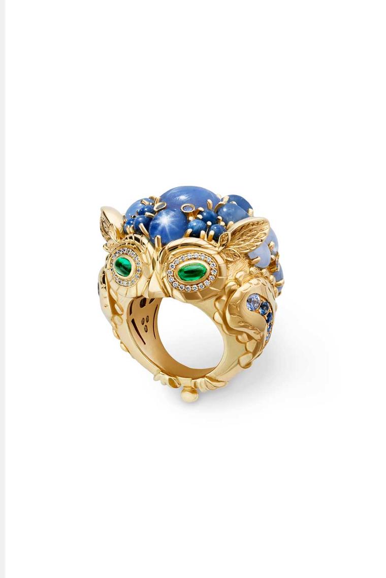 Temple St.Clair Great Horned Owl ring in yellow gold, set with star sapphires, Ceylon sapphires, emeralds and diamonds.