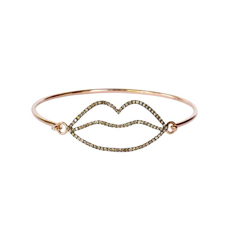 Rosa de la Cruz bracelet in yellow gold with brown diamond-encrusted lips.