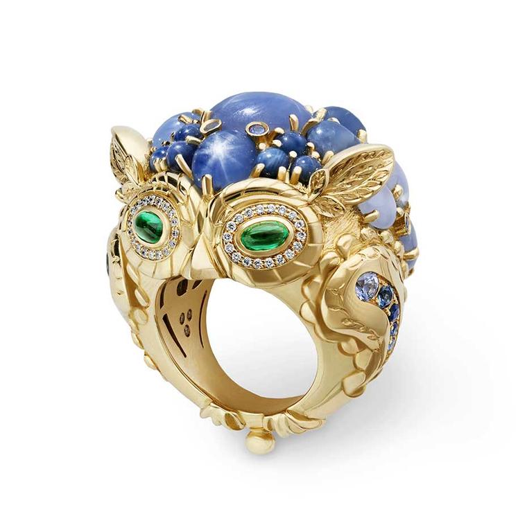 Temple St.Clair Great Horned Owl ring in yellow gold, set with star sapphires, Ceylon sapphires, emeralds and diamonds.