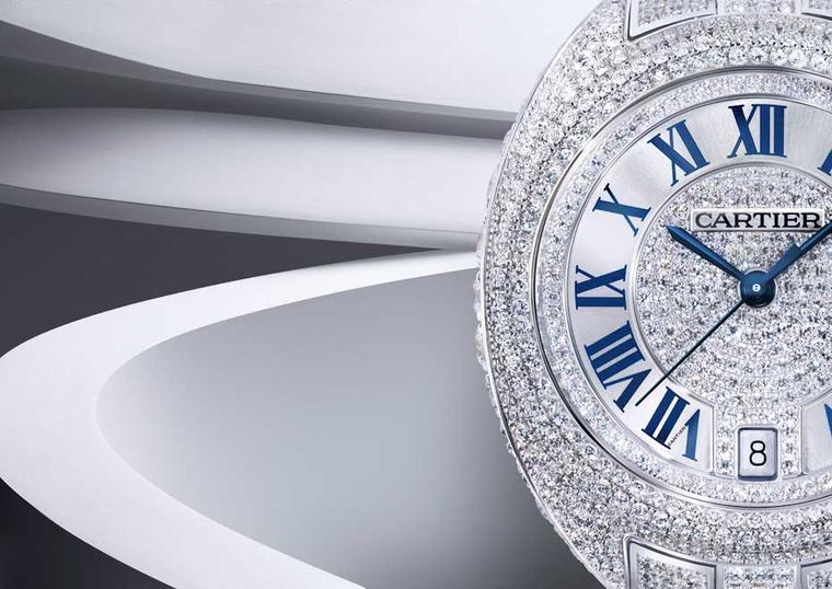 Cartier Clé ladies' model presented in a 31mm white gold case is offered in a luxurious full pavé setting. (Eric Maillet © Cartier)