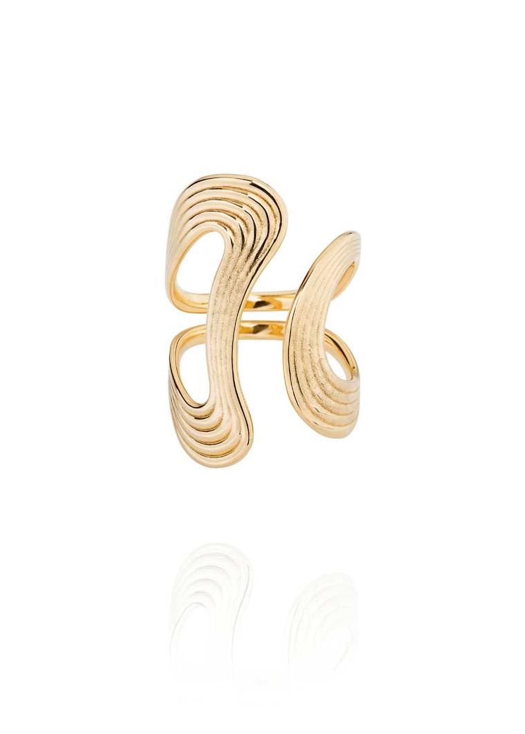 Fernando Jorge Stream ring in yellow gold.