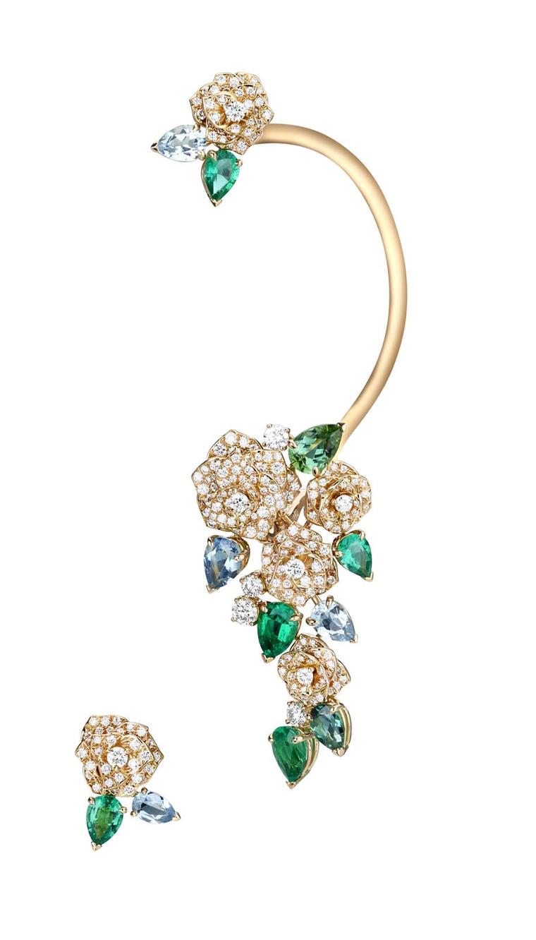 This Piaget Mediterranean Garden ear cuff was the perfect red carpet jewelry choice for edgy actress Scarlett Johansson at this year's Oscars.