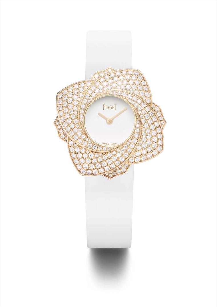 Piaget Limelight Blooming Rose is an elegant high jewellery ladies’ watch with a marvellous twist. Featuring a unique swivelling bezel, the wearer can choose whether to show four or six petals.