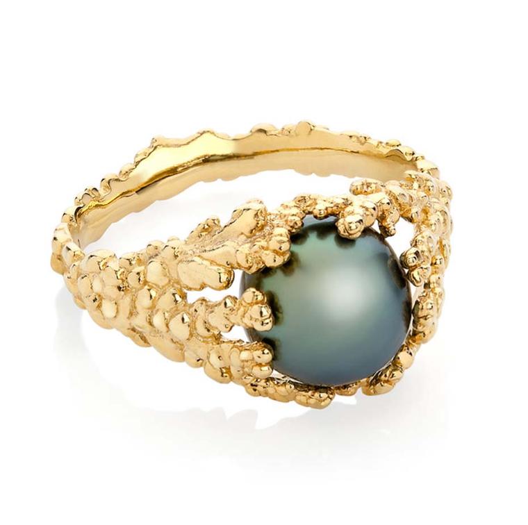 Ornella Iannuzzi "Coralline Reef" ring with a Tahitian pearl, set in gold.