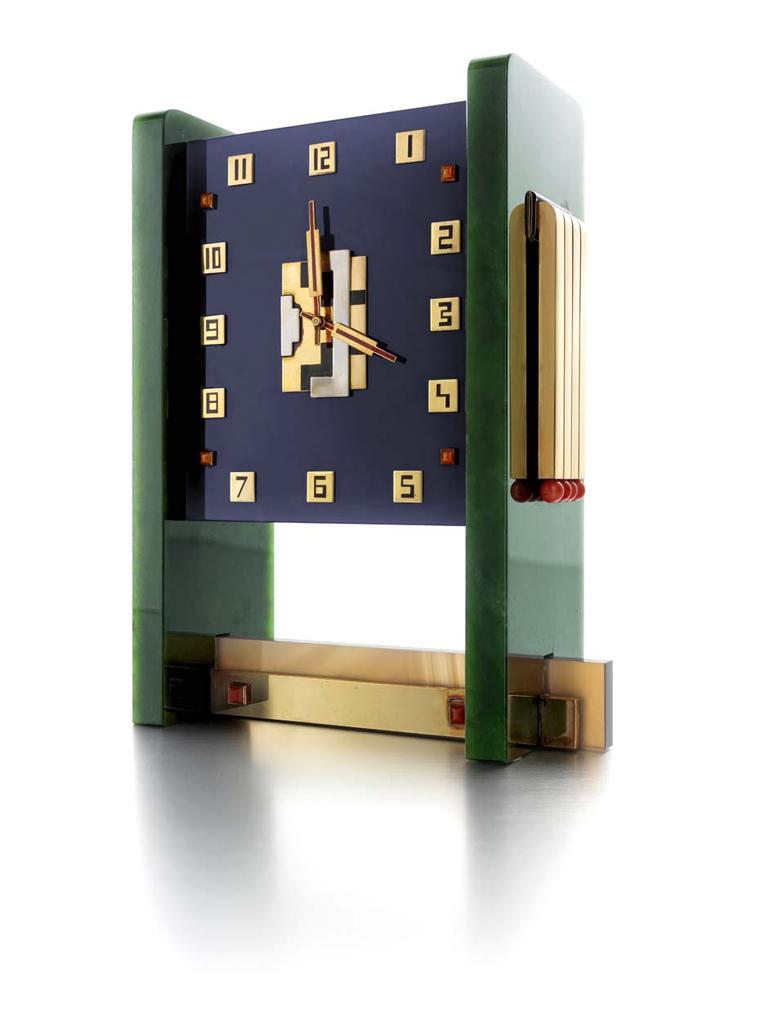 Siegelson New York showed this Art Deco table clock at the DJWE in Doha last month. This magnificent nephrite, agate, gold, enamel and coral desk clock by Verger Frères for Boucheron in 1929 is equipped with a movement made by Vacheron Constantin.