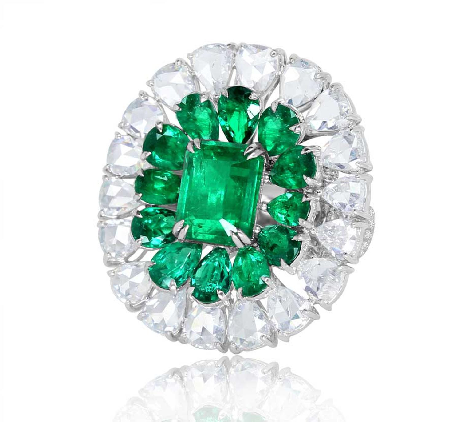 Sutra Colombian emerald ring with diamonds in white gold.