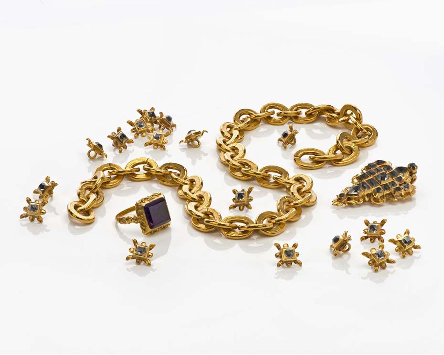 This remarkable set of 18 buttons, jewel and chain, being sold by Deborah Elvira for €330,000 at TEFAF Maastricht, was recovered from the Spanish Galleon Nuestra Señora de la Pura y Limpia Concepción in the first half of the 17th century.