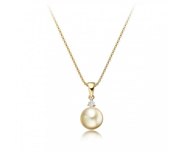 Pearl necklaces for your wedding day