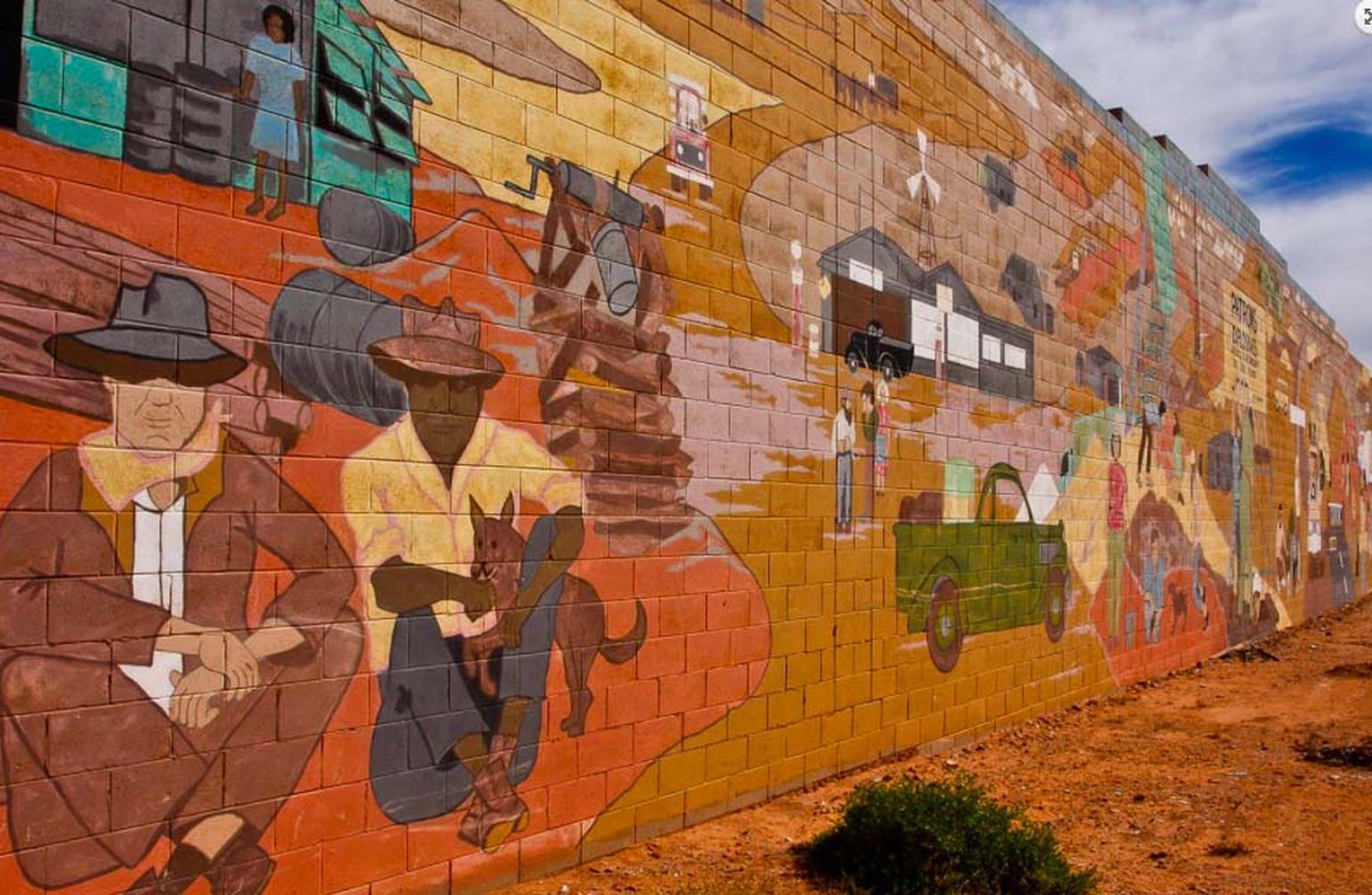 Lucas mural at the local supermarket of Coober Pedy, Australia. Photo: Courtesy of South Cape Photography / District Council of Coober Pedy.