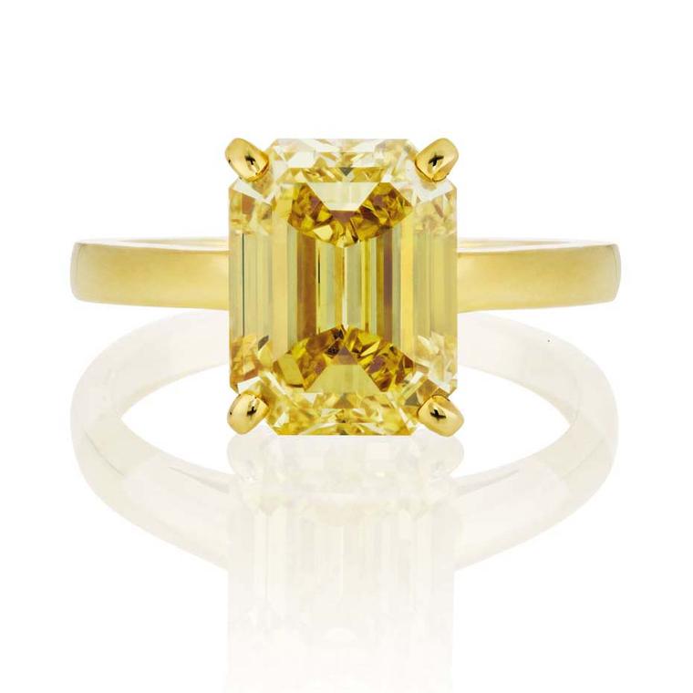 De Beers 4.03ct emerald-cut Fancy Vivid yellow diamond engagement ring, set in yellow gold.