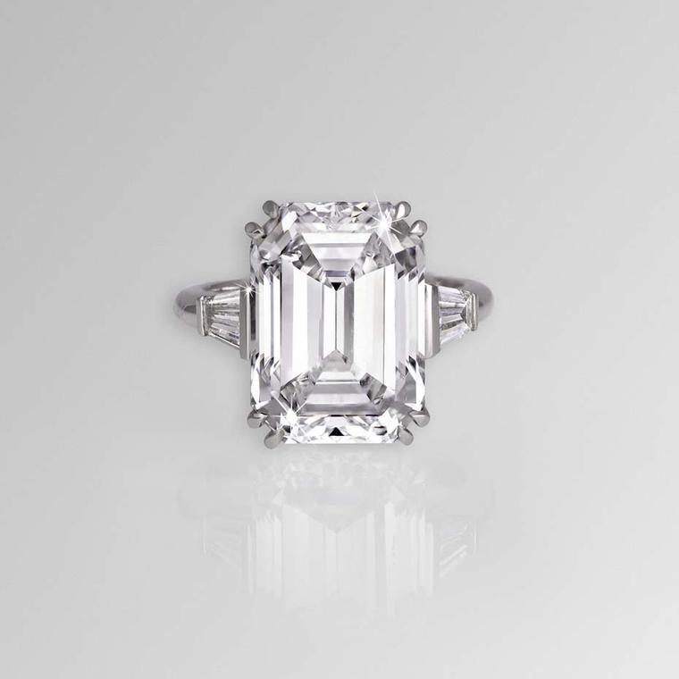 David Morris 11.04ct emerald-cut diamond ring with tapered baguette shoulders, set in white gold.
