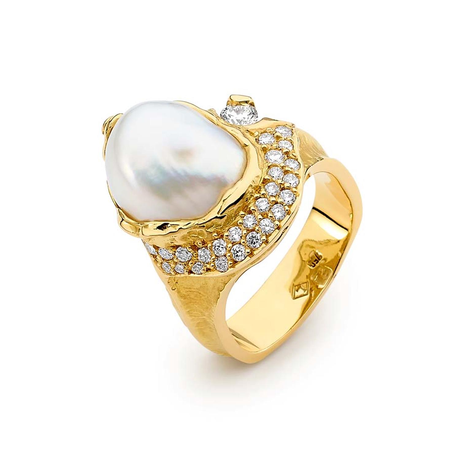 Linneys Australian seedless South Sea pearl ring in yellow gold with diamonds.