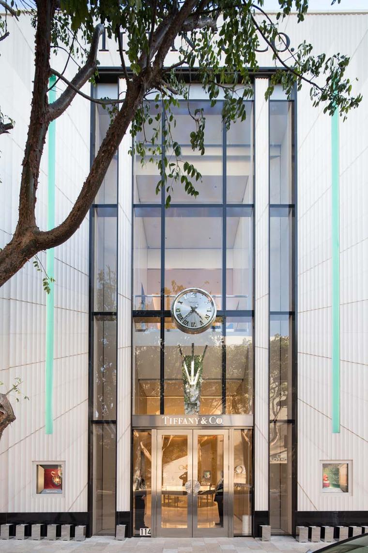 Tiffany & Co. Miami Design District storefront is reminiscent of the imposing entrance found at its flagship store in New York City.
