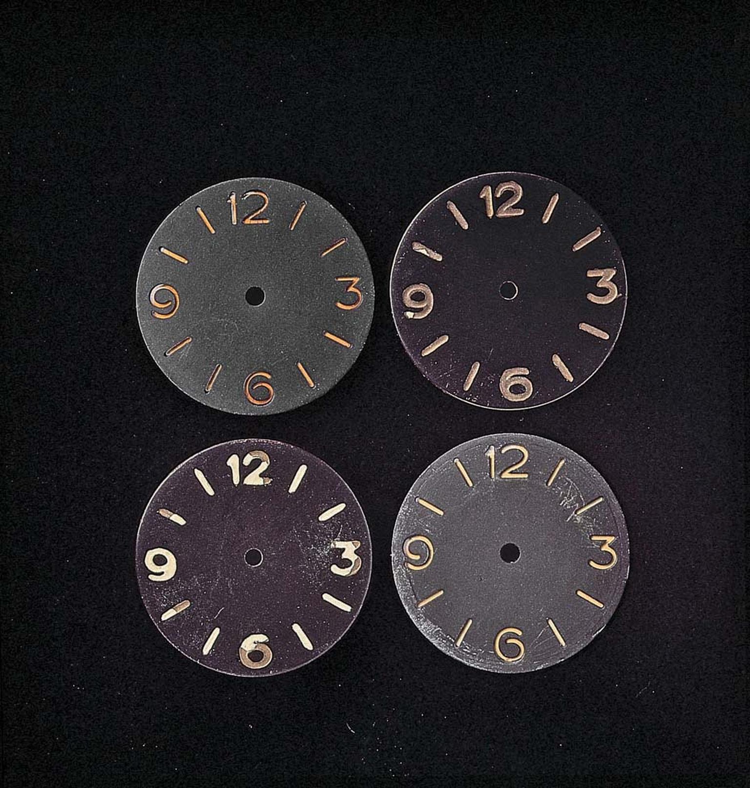 Dials of the Radimoir watch in 1938 were simplified and displayed just four large Arabic numerals. The luminescence of the watch was achieved thanks to the use of a sandwich dial consisting of two overlapping plates. The upper dial featured the four large