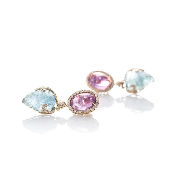 Le Jardin Exotique cabochon rubellite earrings with carved aquamarines and diamonds in yellow gold.