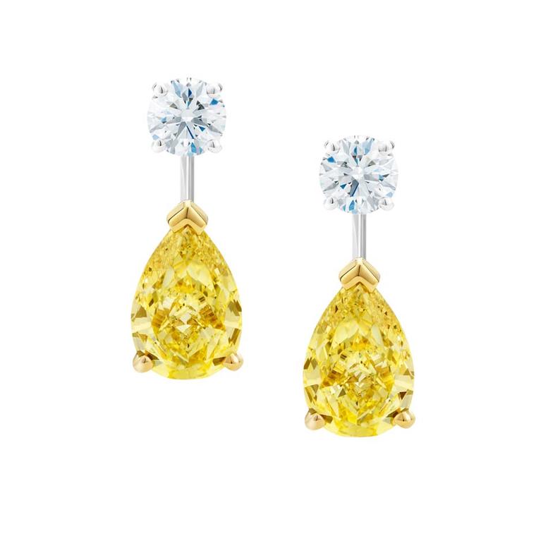 The pear-cut yellow diamonds in these new De Beers Drops of Light earrings are detachable, which means that the white round brilliant diamonds can also be worn as classic solitaire ear studs.