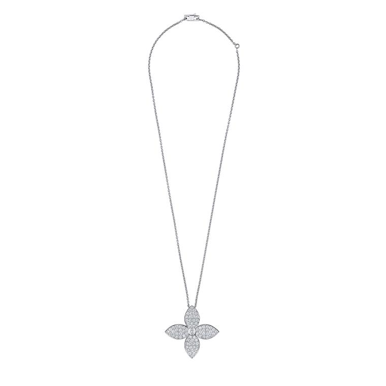 This Monogram Star pendant necklace recreates the iconic Louis Vuitton star-shaped flower in white gold and diamonds.