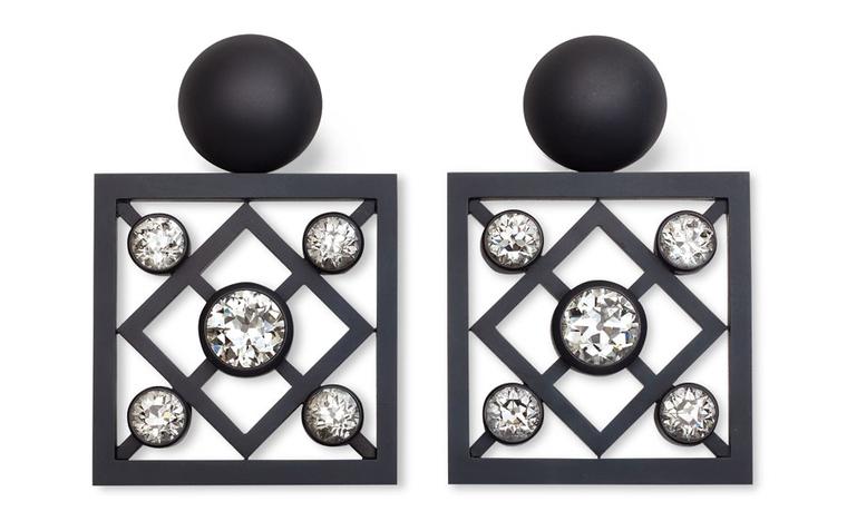 Hemmerle-earrings-iron-white--gold-2-diamonds--8-diamonds-0541