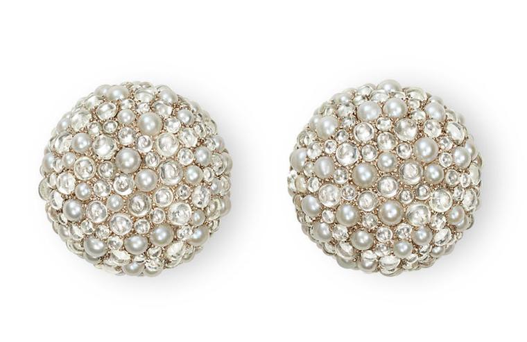 Hemmerle-Earrings-white-gold-natural-pearls-diamond-cabochons-0053_12
