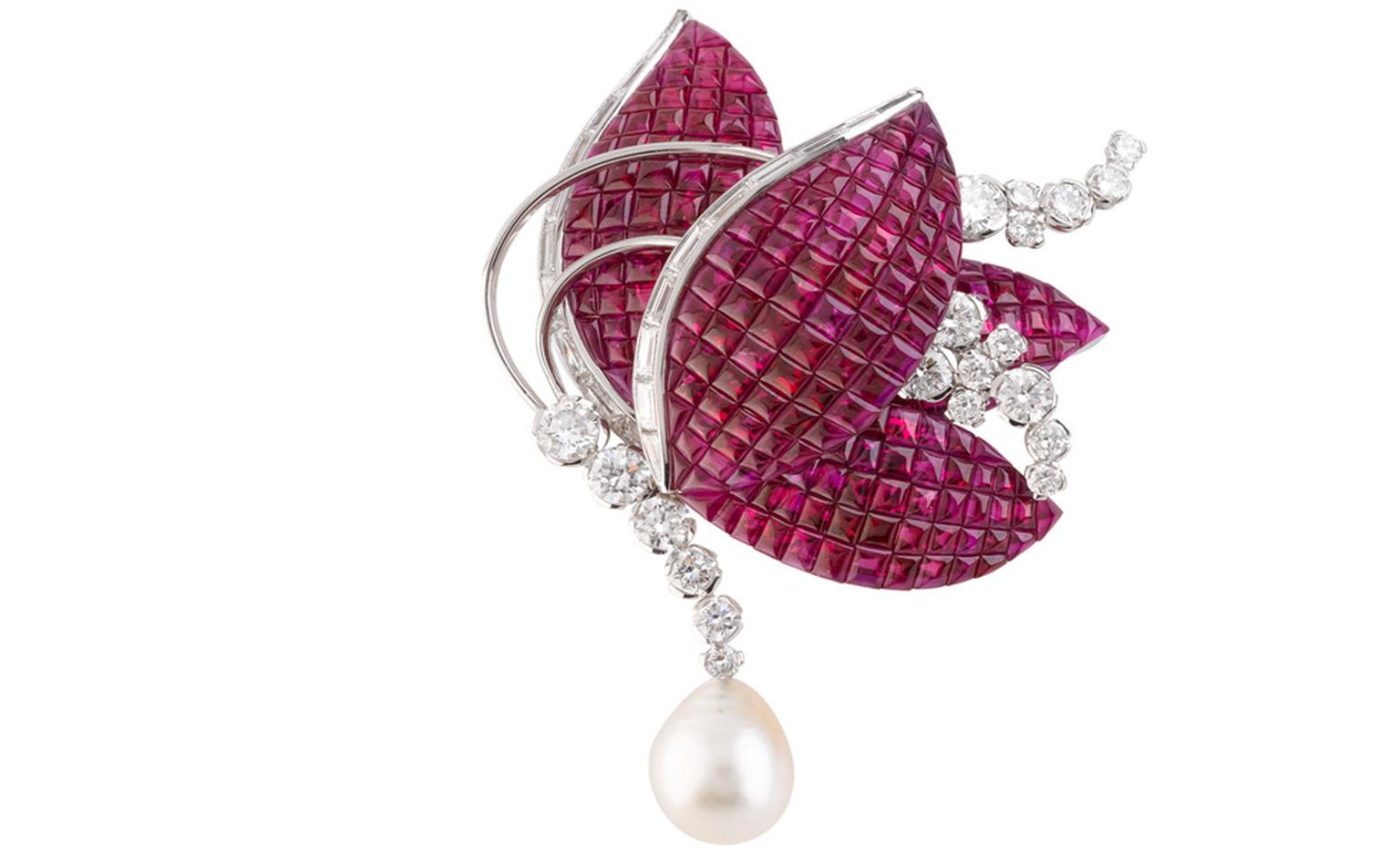 Van Cleef & Arpels Amarylis mystery-set rub, diamond and pearl butterfly brooch