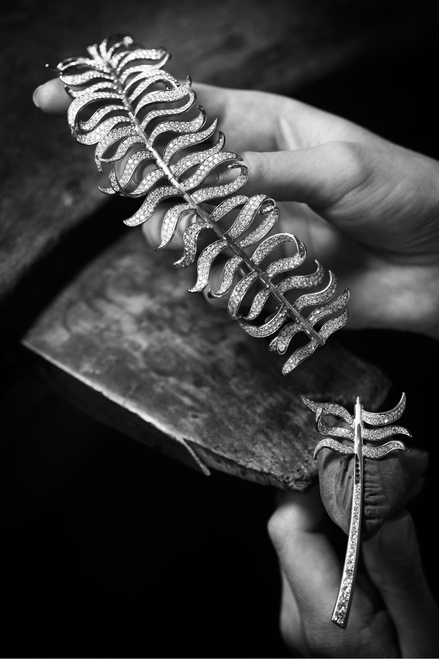 Chanel gold and diamonds feather brooch