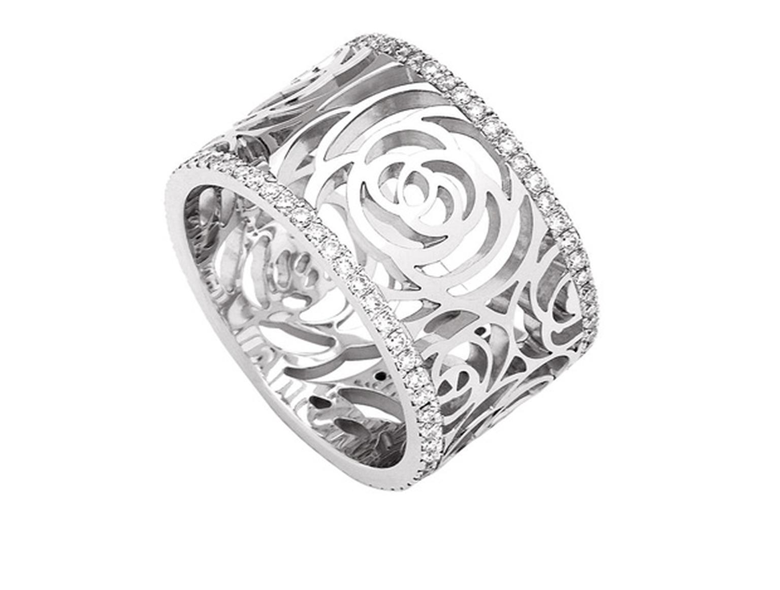 Chanel Camelia white gold and diamond Ajoure ring