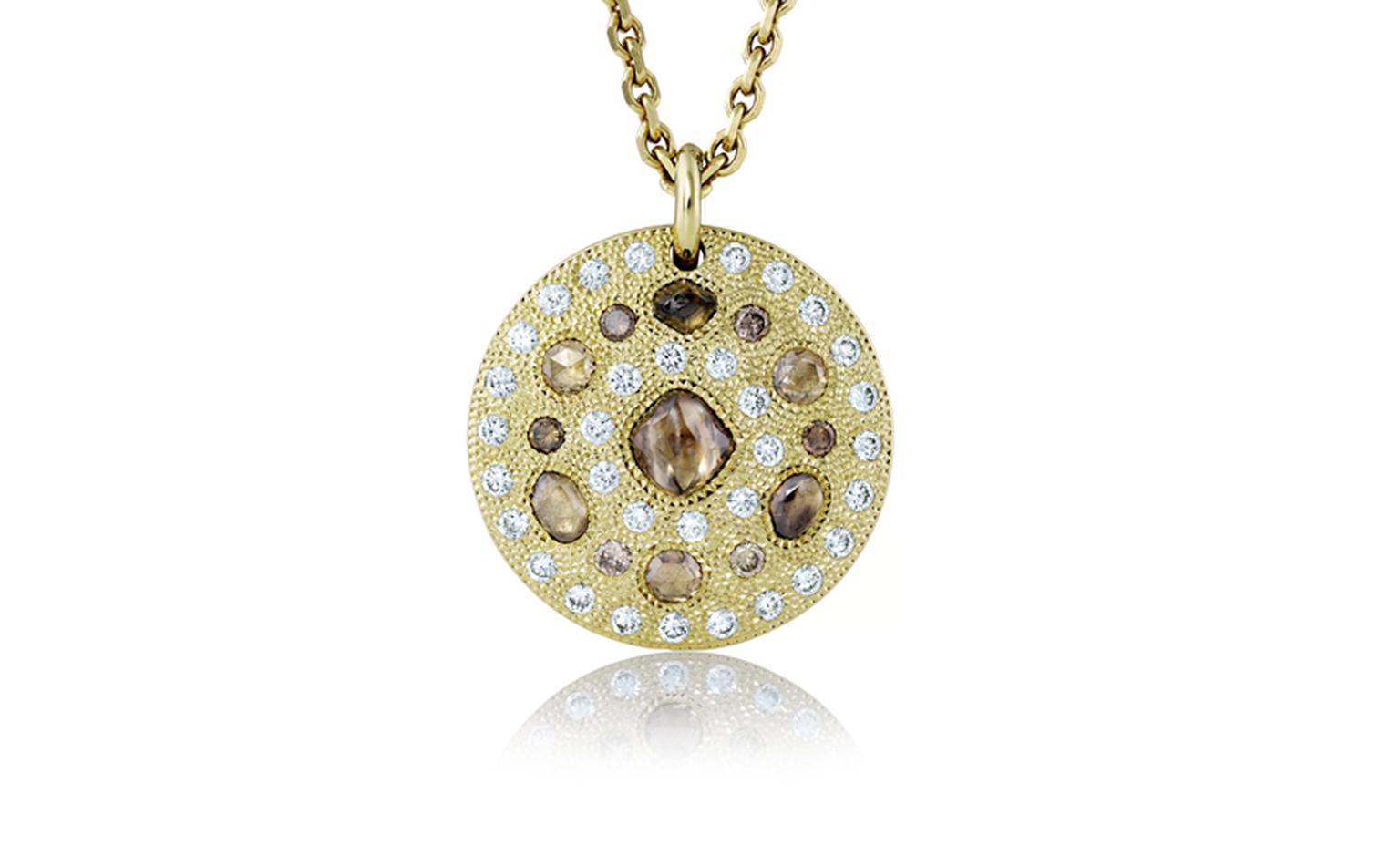 De Beers Talisman Medal in yellow gold. £14,500