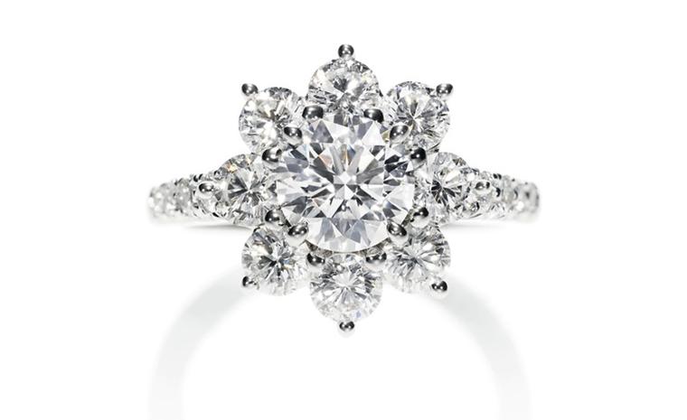 Sunflower Collection by Harry Winston, diamond ring worn by Michelle Williams