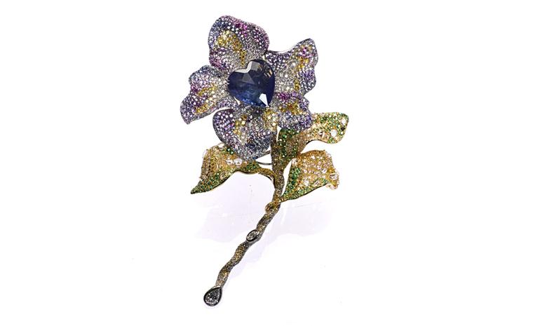 CINDY CHAO, The Art Jewel, Black Label Masterpiece Tipsy Brooch with heart shaped natural sapphire (46.89cts), highlighted by colorless, yellow and brown diamonds; pink and purple sapphires, tsavorite and rhodolite, set in 18kt yellow gold. From...