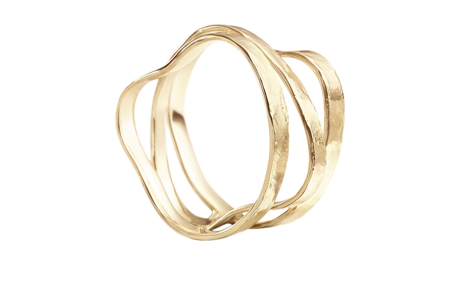 H STERN, CURVES Ring in yellow gold.